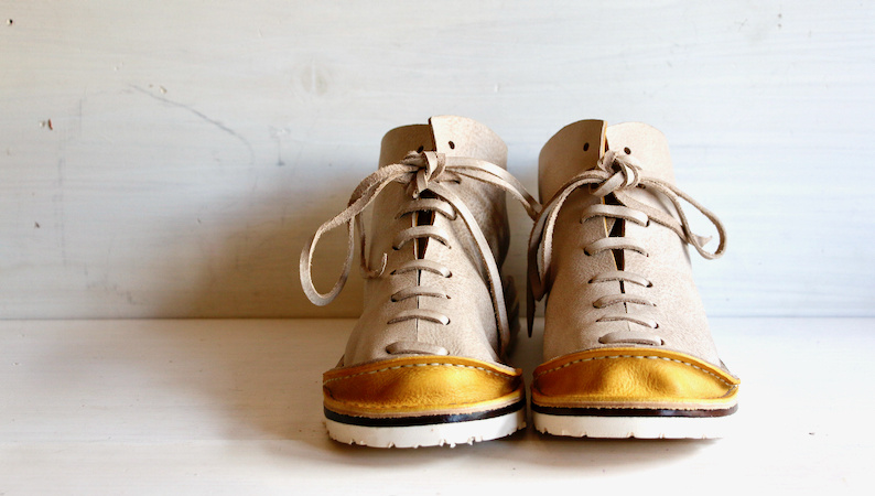 ALASKAレザーを使用した革靴たち